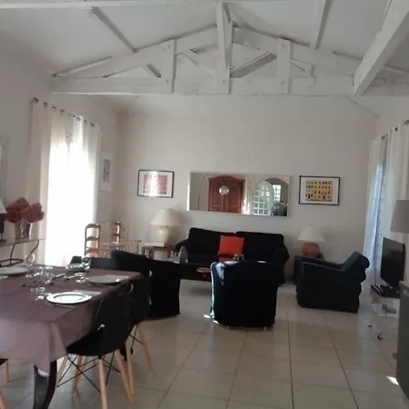 Villa House De 100m² En Bord De Golf. *