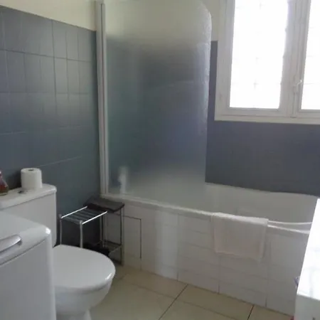 Villa House De 100m² En Bord De Golf. *